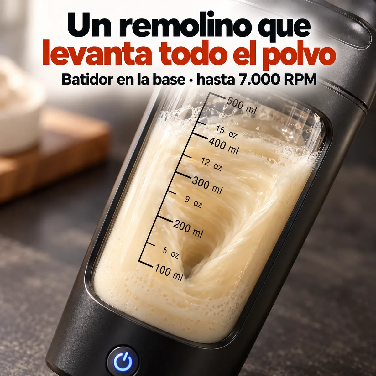 Macro del remolino de batido girando dentro de la ventana del vaso mezclador